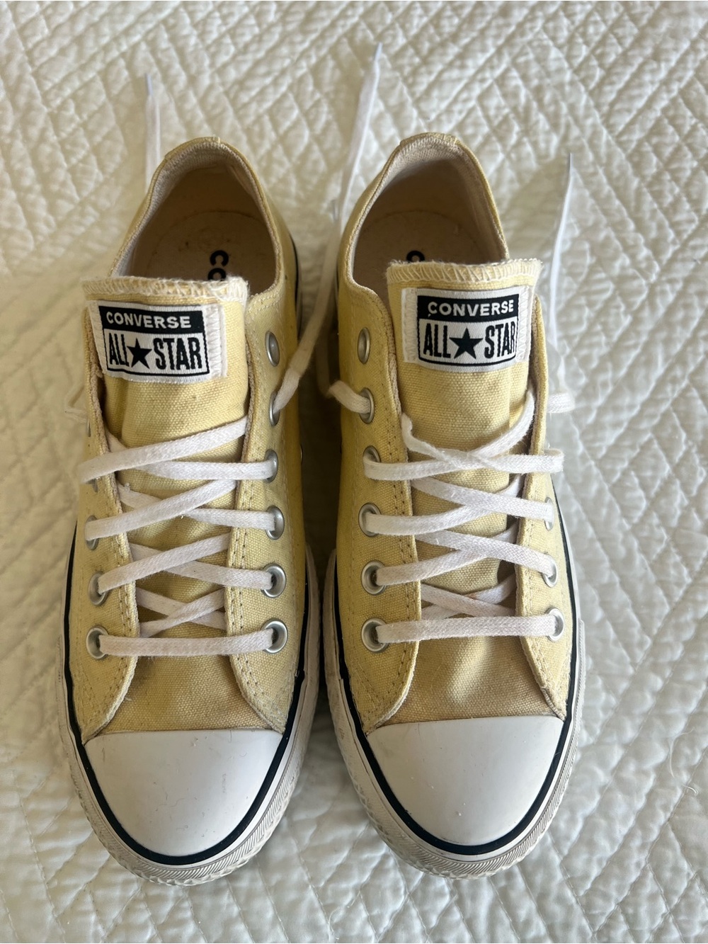 Converse Chuck Taylor All-Star Low Top Sneakers – Light Yellow Canvas 7.5 🌼